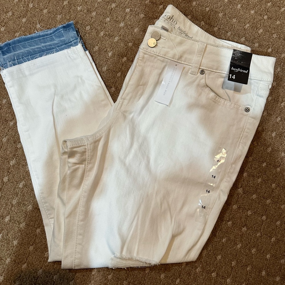 NEW YORK AND COMPANY 
BOYFRIEND MIDRISE STRETCH
JEANS